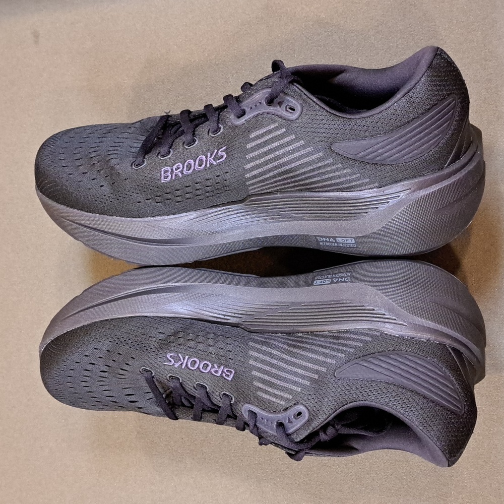 Brooks Ghost Max 3 - Color: Black - Size: Men 12 - Picture 6 of 9
